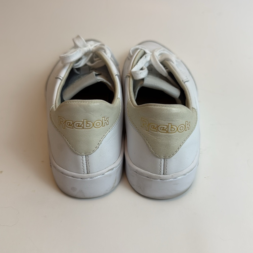 Reebok Women’s Leather White Classic Low-Top Sneakers Size 7 - Picture 3 of 6